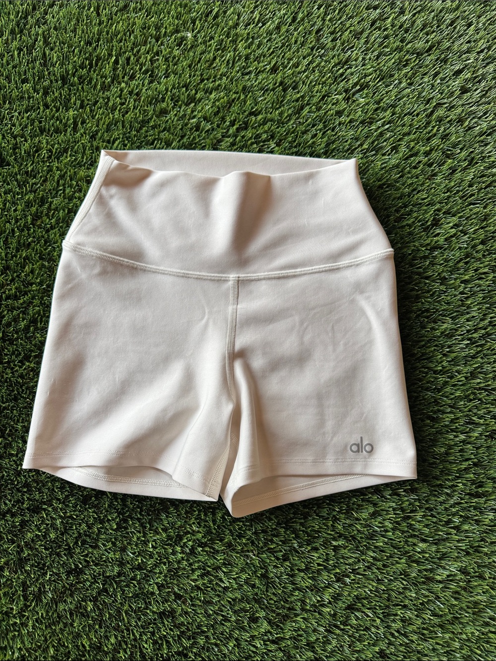 ALO Yoga High Waist Bike Shorts in Off-White